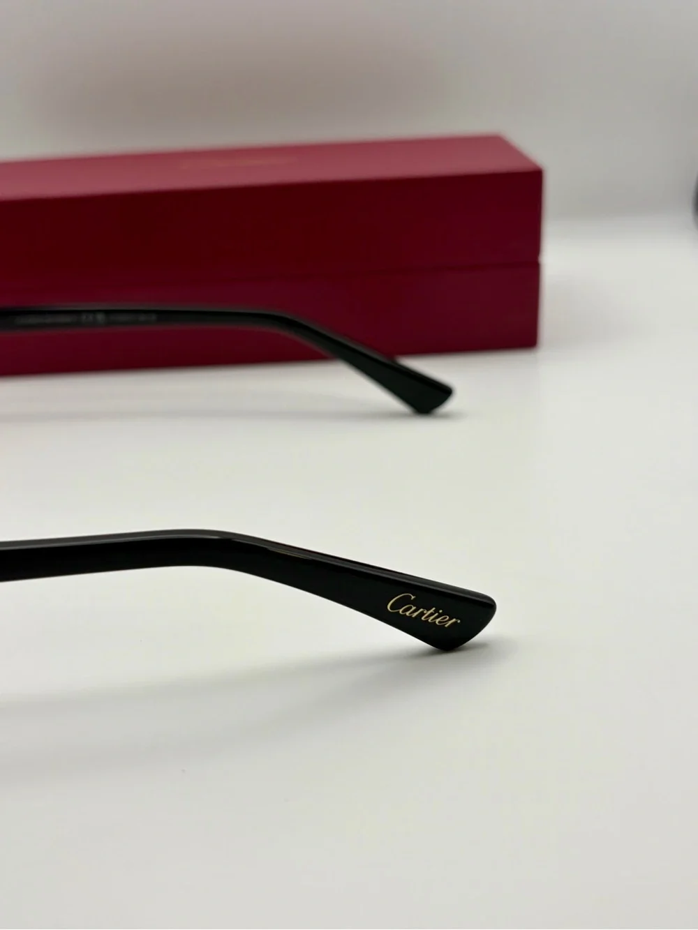 Cartier luxury rimless